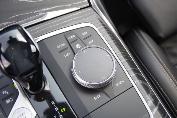 BMW 3-serie 330e M-SPORT SCHUIFDAK, INDIVIDUAL LEDER, LASER, HUD, HARMAN/KARDON, ADAPT. CRUISE, SPORTSTOELEN, DRAVIT GRAU