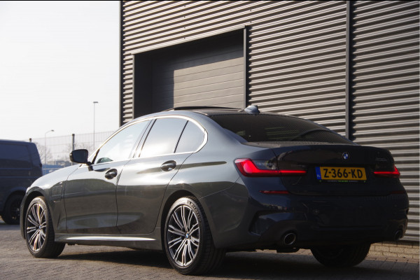 BMW 3-serie 330e M-SPORT SCHUIFDAK, INDIVIDUAL LEDER, LASER, HUD, HARMAN/KARDON, ADAPT. CRUISE, SPORTSTOELEN, DRAVIT GRAU