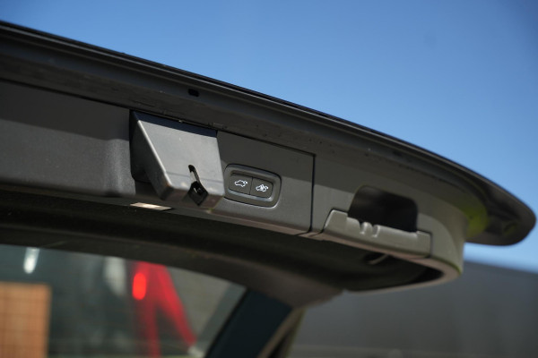 Volvo V90 2.0 T5 90th Anniversary Edition Leer Cruise Trekhaak