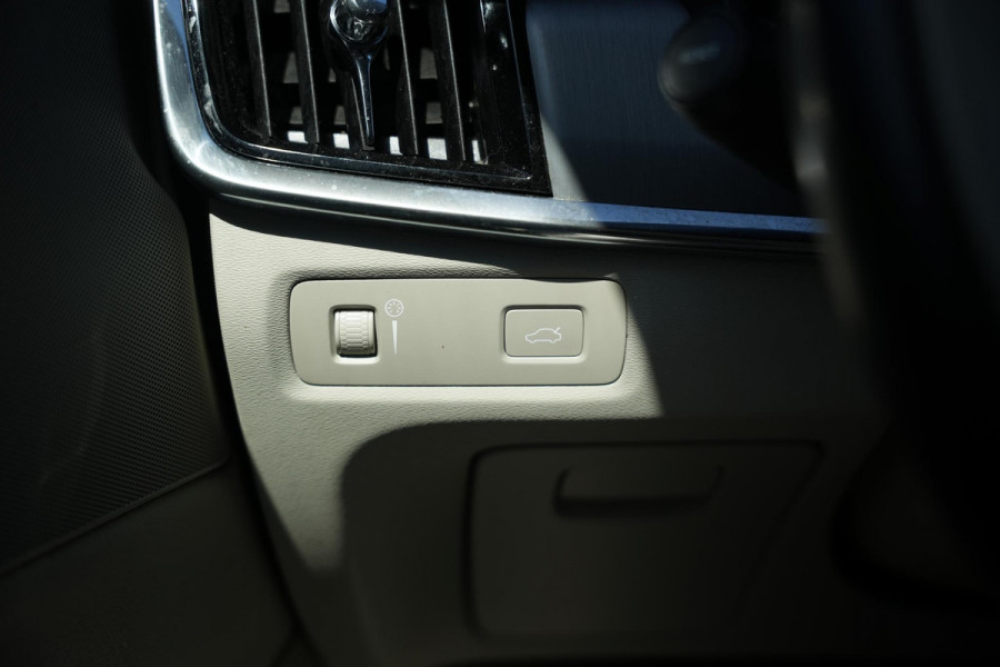 Volvo V90 2.0 T5 90th Anniversary Edition Leer Cruise Trekhaak