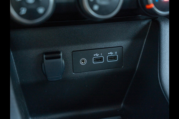 Renault Clio 1.0 TCe Evolution / Navi / Cruise / Carplay / LED / PDC / NL auto