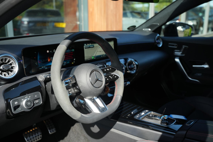 Mercedes-Benz A-Klasse AMG 35 4MATIC Aero Pack Burmester WideScreen Facelift