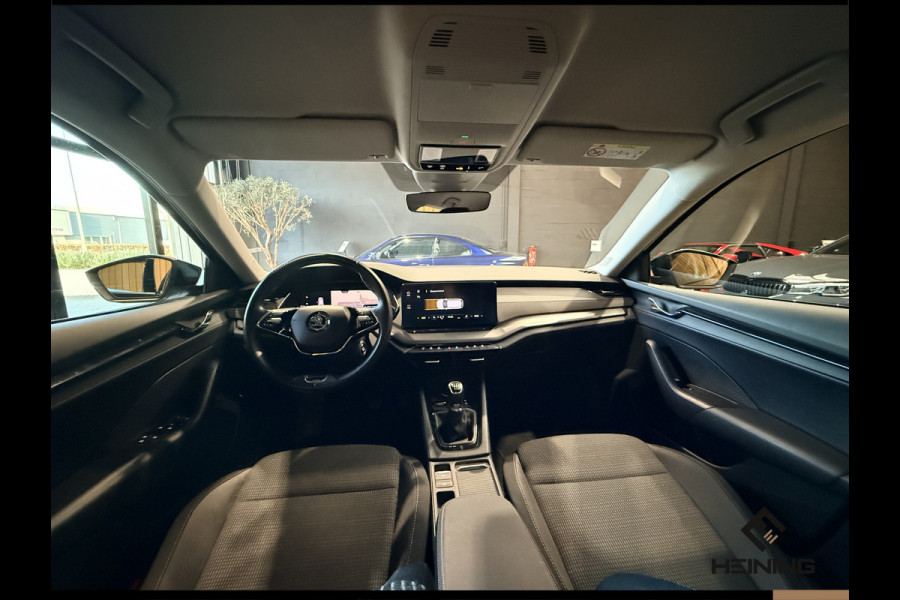 Škoda Octavia Combi 1.0 TSI Business Edition. Navi. Apple-carplay.Trekhaak. Dealer onderhouden met NAP