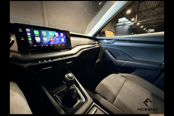 Škoda Octavia Combi 1.0 TSI Business Edition. Navi. Apple-carplay.Trekhaak. Dealer onderhouden met NAP
