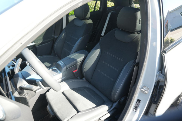 Mercedes-Benz GLA 200 AMG Line Panoramadak Adapt. Cruise AMG Pakket Ambient Wide Screen