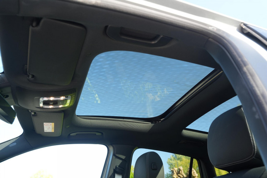 Mercedes-Benz GLA 200 AMG Line Panoramadak Adapt. Cruise AMG Pakket Ambient Wide Screen