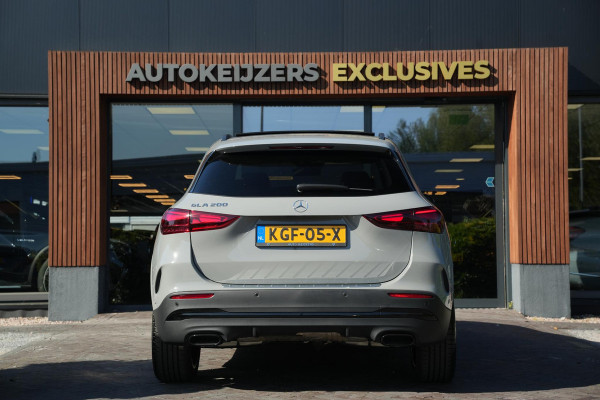 Mercedes-Benz GLA 200 AMG Line Panoramadak Adapt. Cruise AMG Pakket Ambient Wide Screen