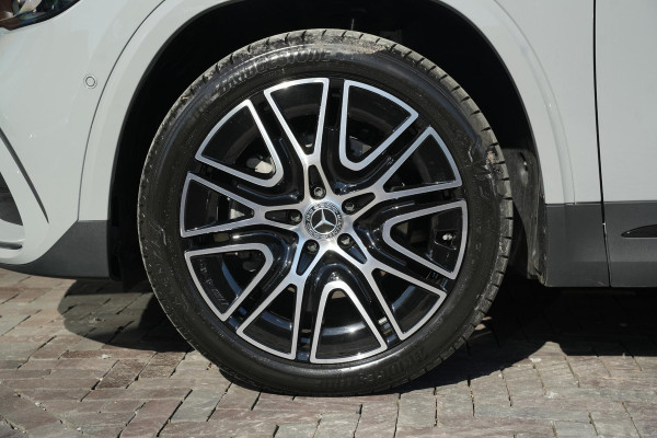 Mercedes-Benz GLA 200 AMG Line Panoramadak Adapt. Cruise AMG Pakket Ambient Wide Screen