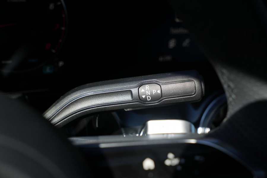 Mercedes-Benz GLA 200 AMG Line Panoramadak Adapt. Cruise AMG Pakket Ambient Wide Screen