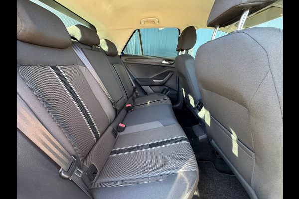 Volkswagen T-Roc 1.0 TSI Style * Navigatie * Led * Stoelverwarming * Adaptieve Cruise Control *