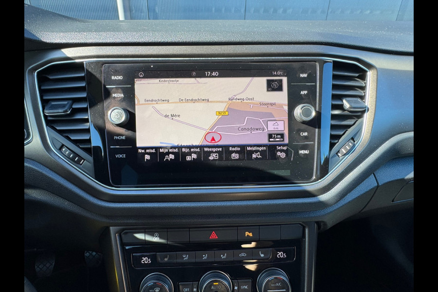 Volkswagen T-Roc 1.0 TSI Style * Navigatie * Led * Stoelverwarming * Adaptieve Cruise Control *