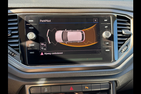 Volkswagen T-Roc 1.0 TSI Style * Navigatie * Led * Stoelverwarming * Adaptieve Cruise Control *