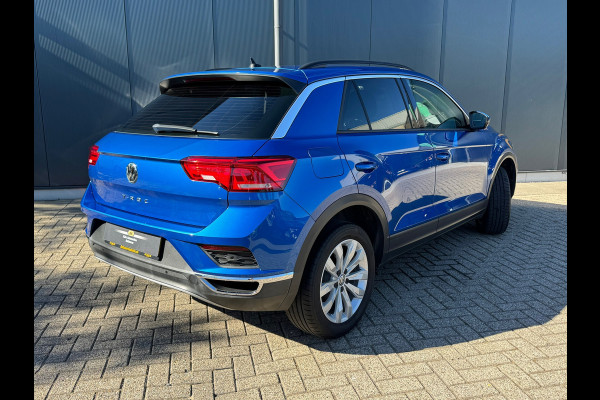 Volkswagen T-Roc 1.0 TSI Style * Navigatie * Led * Stoelverwarming * Adaptieve Cruise Control *