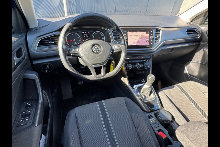 Volkswagen T-Roc 1.0 TSI Style * Navigatie * Led * Stoelverwarming * Adaptieve Cruise Control *