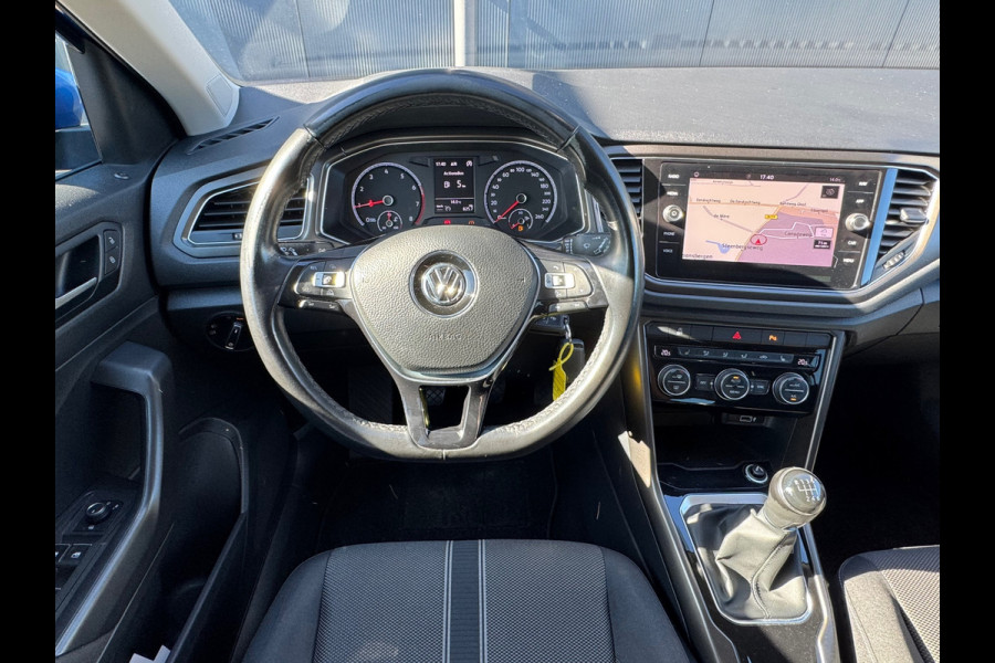 Volkswagen T-Roc 1.0 TSI Style * Navigatie * Led * Stoelverwarming * Adaptieve Cruise Control *