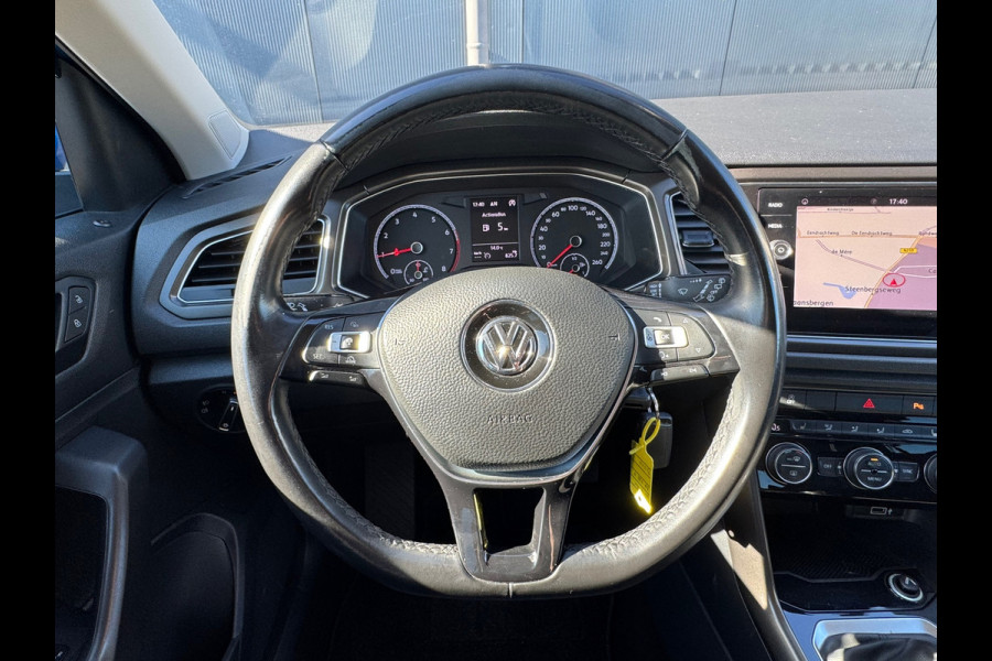 Volkswagen T-Roc 1.0 TSI Style * Navigatie * Led * Stoelverwarming * Adaptieve Cruise Control *