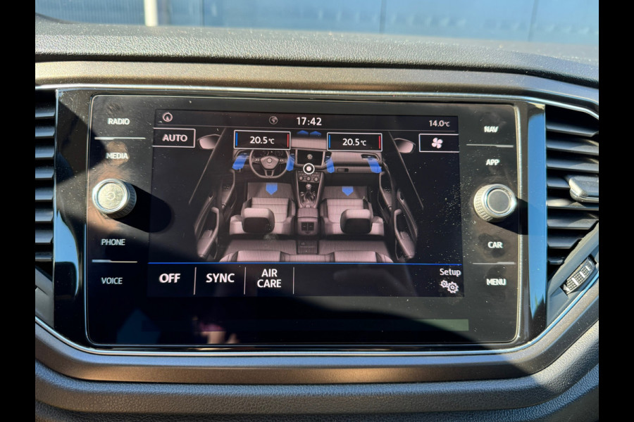 Volkswagen T-Roc 1.0 TSI Style * Navigatie * Led * Stoelverwarming * Adaptieve Cruise Control *