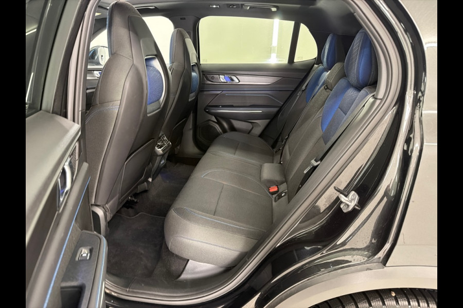 Lynk & Co 01 1.5 262pk Plug-in Black Optic 360° Pano.dak Carplay