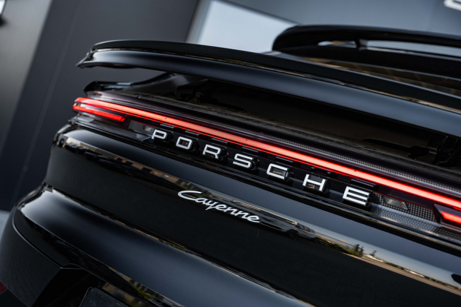 Porsche Cayenne Coupé 3.0 E-Hybrid - Origineel NL | Sport Chrono + | Panorama | Memory | 360 Camera