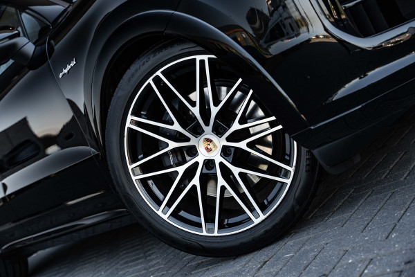 Porsche Cayenne Coupé 3.0 E-Hybrid - Origineel NL | Sport Chrono + | Panorama | Memory | 360 Camera