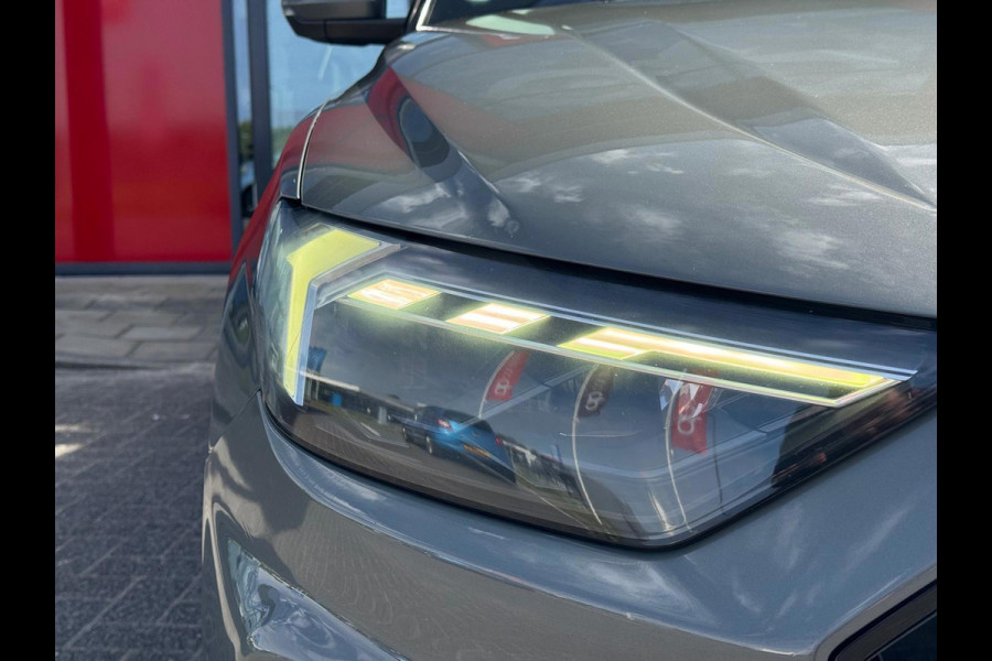 Audi A1 Sportback 40 TFSI 3 x S Line Pro Line S | LED | Camera | Parksens |Carplay | Two Tone