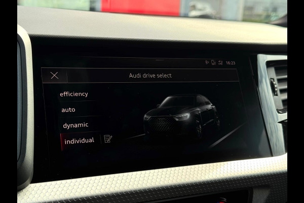 Audi A1 Sportback 40 TFSI 3 x S Line Pro Line S | LED | Camera | Parksens |Carplay | Two Tone