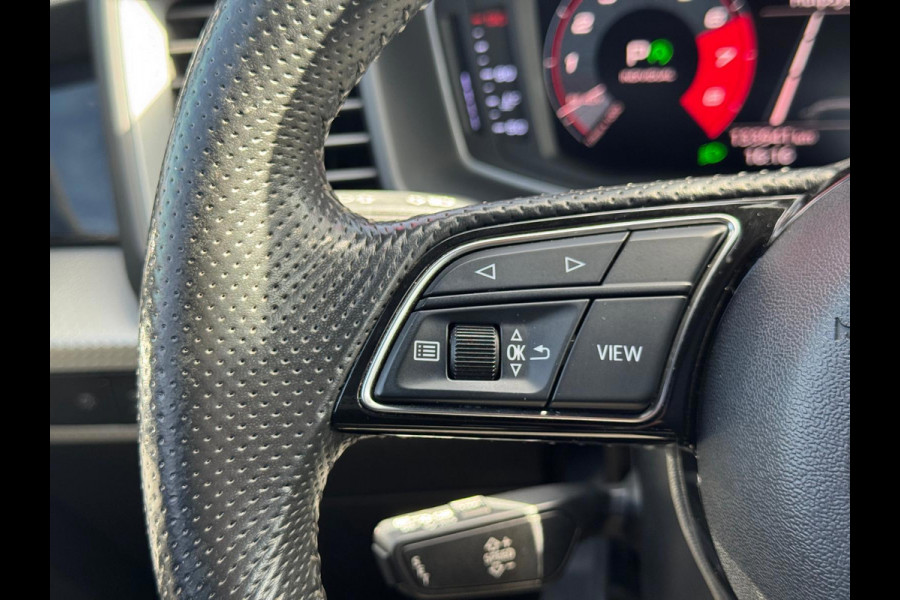 Audi A1 Sportback 40 TFSI 3 x S Line Pro Line S | LED | Camera | Parksens |Carplay | Two Tone