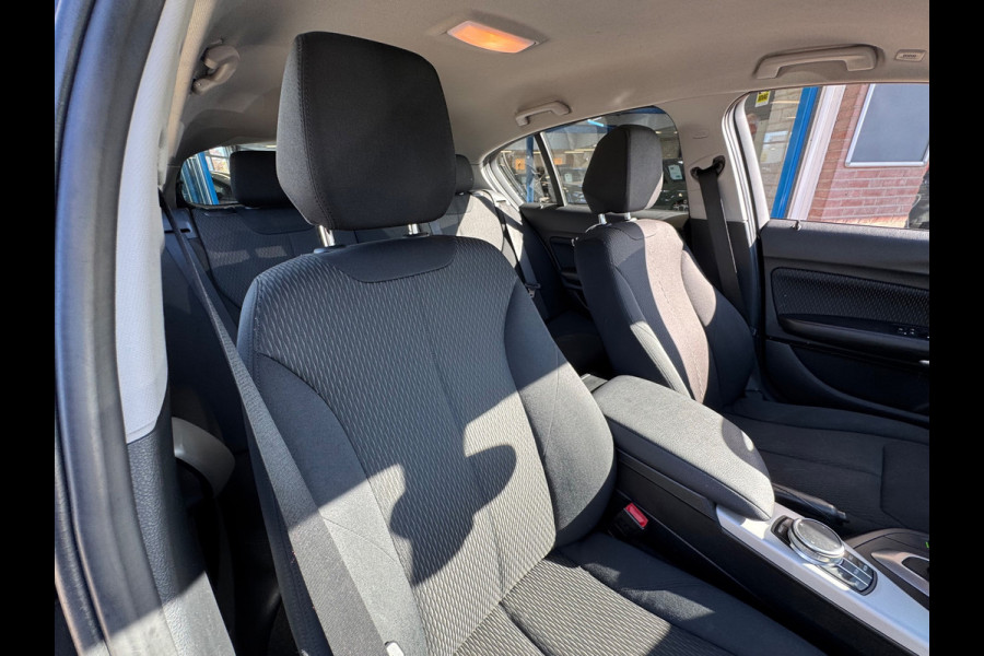 BMW 1-serie 118i High Executive 2018 AUT NAVI CLIMA LM NAP!