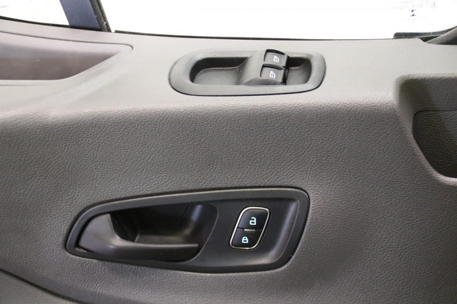 Ford Transit AUTOMAAT BAKWAGEN MEUBELBAK Ford Transit BAKWAGEN MEUBELBAK FINANCIAL LEASE 325 EURO P/M