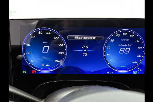 Mercedes-Benz Glb 250+ Business Solution AMG 85.5 kWh | Premium Plus pakket | Nightpakket | Smartphone integratie | Vast panoramadak | Burmester® 3D surround sound | GUARD 360° | Sfeerverlichting |