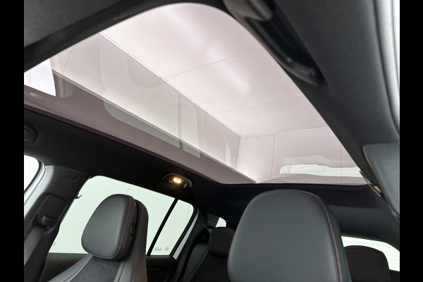 Mercedes-Benz Glb 250+ Business Solution AMG 85.5 kWh | Premium Plus pakket | Nightpakket | Smartphone integratie | Vast panoramadak | Burmester® 3D surround sound | GUARD 360° | Sfeerverlichting |