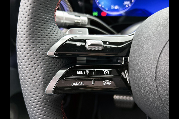 Mercedes-Benz Glb 250+ Business Solution AMG 85.5 kWh | Premium Plus pakket | Nightpakket | Smartphone integratie | Vast panoramadak | Burmester® 3D surround sound | GUARD 360° | Sfeerverlichting |