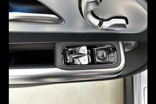 Mercedes-Benz Glb 250+ Business Solution AMG 85.5 kWh | Premium Plus pakket | Nightpakket | Smartphone integratie | Vast panoramadak | Burmester® 3D surround sound | GUARD 360° | Sfeerverlichting |