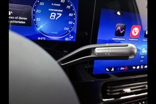 Mercedes-Benz Glb 250+ Business Solution AMG 85.5 kWh | Premium Plus pakket | Nightpakket | Smartphone integratie | Vast panoramadak | Burmester® 3D surround sound | GUARD 360° | Sfeerverlichting |