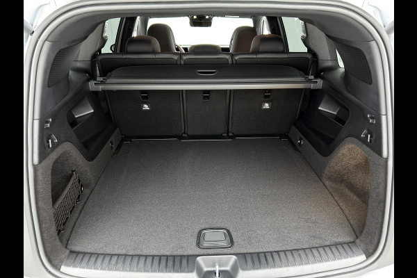 Mercedes-Benz Glb 250+ Business Solution AMG 85.5 kWh | Premium Plus pakket | Nightpakket | Smartphone integratie | Vast panoramadak | Burmester® 3D surround sound | GUARD 360° | Sfeerverlichting |
