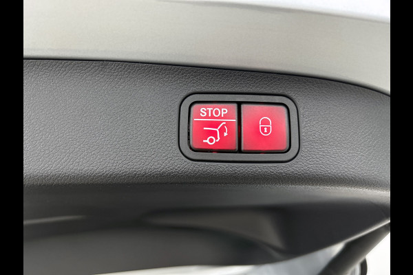 Mercedes-Benz Glb 250+ Business Solution AMG 85.5 kWh | Premium Plus pakket | Nightpakket | Smartphone integratie | Vast panoramadak | Burmester® 3D surround sound | GUARD 360° | Sfeerverlichting |