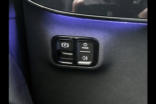 Mercedes-Benz Glb 250+ Business Solution AMG 85.5 kWh | Premium Plus pakket | Nightpakket | Smartphone integratie | Vast panoramadak | Burmester® 3D surround sound | GUARD 360° | Sfeerverlichting |