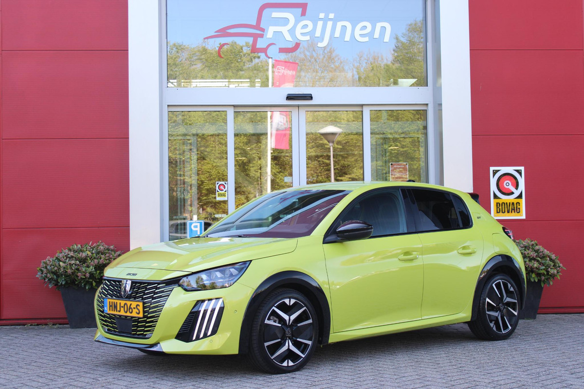 Peugeot 208 1.2 Hybrid 145PK AUTOMAAT GT | ALCANTARA "EXECUTIVE INTERIOR" (STOEL VERWARMING/ELEKTRISCH VERSTELBARE BESTUUDERSSTOEL MET MASSAGE FUNCTIE/ALCANTARA BEKLEDING | METAALLAK "JAUNE AGUENDA" | DRIVE ASSIST PLUS PACK (ADAPTIVE CRUISE CONTROL/STOP & GO FUNCTIE/LANE KEEPING/POSITIONING ASSIST) | 17" LICHTMETALEN VELGEN "YANAKA" | SFEER VERLICHTING IN 8 KLEUREN | KEYLESS ENTRY/START | DRAADLOZE APPLE CARPLAY/ANDROID AUTO | DRAADLOZE TELEFOONLADER | VISION & NAVIGATION PACK (NAVIGATIE/HD CAMERA VOOR EN ACHTER/DODEHOEK BEWAKING/INSTAPVERLICHTING | FULL LED KOPLAMPEN |