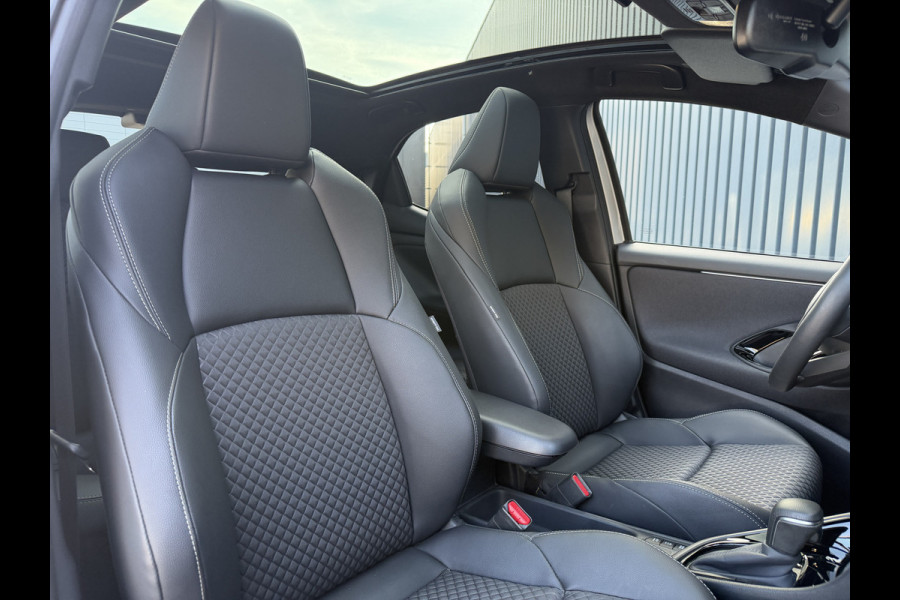 Toyota Yaris 1.5 Hybrid 130 Executive / Bi tone | Pano dak | JBL | Head-up | Rijklaar!!