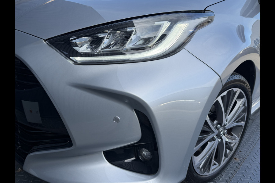 Toyota Yaris 1.5 Hybrid 130 Executive / Bi tone | Pano dak | JBL | Head-up | Rijklaar!!