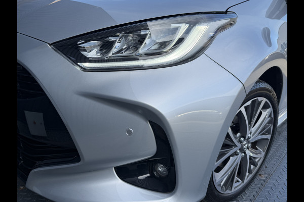 Toyota Yaris 1.5 Hybrid 130 Executive / Bi tone | Pano dak | JBL | Head-up | Rijklaar!!