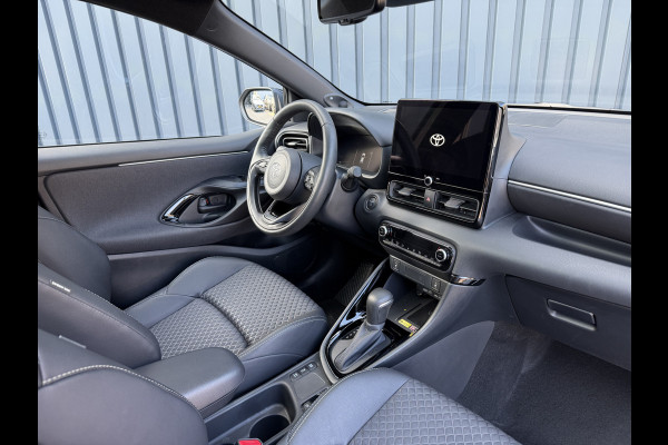 Toyota Yaris 1.5 Hybrid 130 Executive / Bi tone | Pano dak | JBL | Head-up | Rijklaar!!