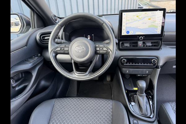Toyota Yaris 1.5 Hybrid 130 Executive / Bi tone | Pano dak | JBL | Head-up | Rijklaar!!