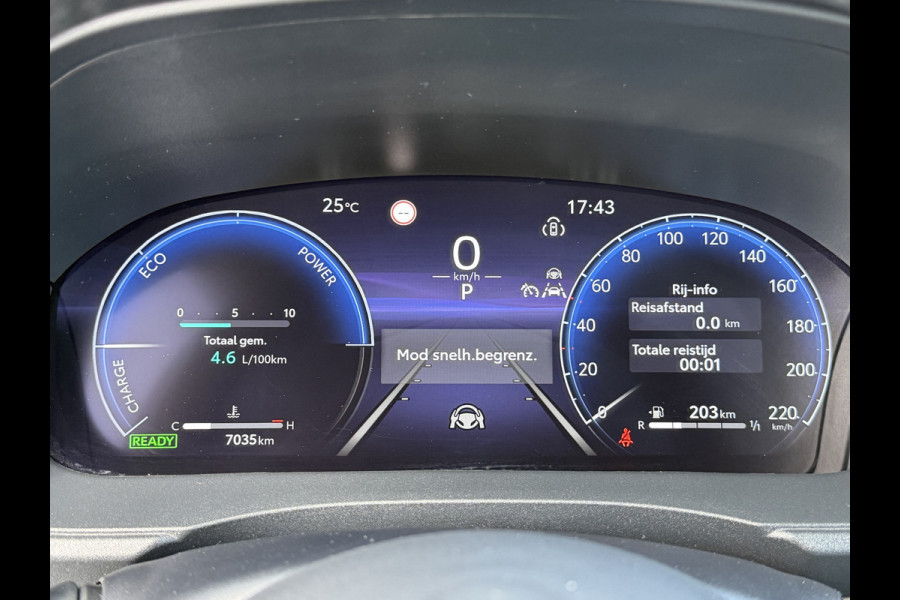 Toyota Yaris 1.5 Hybrid 130 Executive / Bi tone | Pano dak | JBL | Head-up | Rijklaar!!