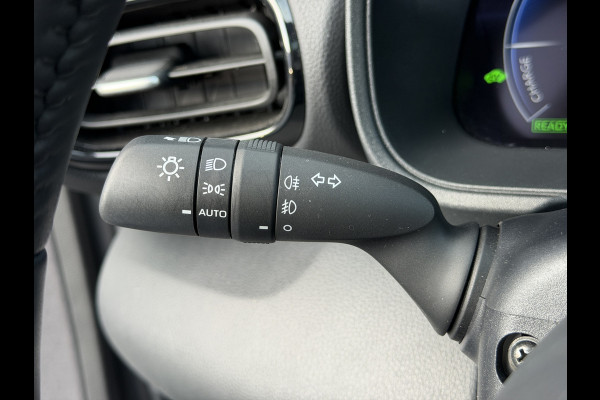 Toyota Yaris 1.5 Hybrid 130 Executive / Bi tone | Pano dak | JBL | Head-up | Rijklaar!!