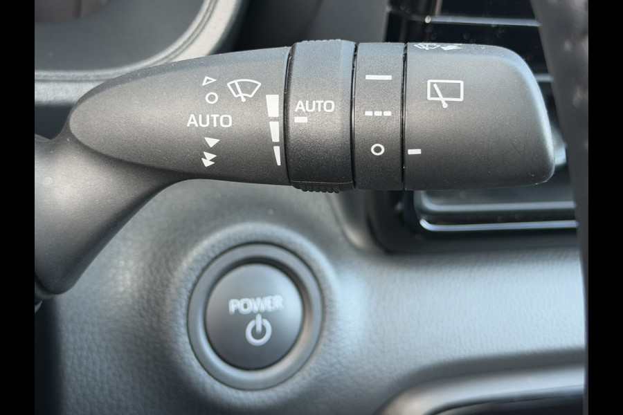 Toyota Yaris 1.5 Hybrid 130 Executive / Bi tone | Pano dak | JBL | Head-up | Rijklaar!!