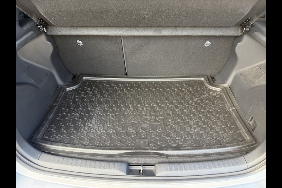Toyota Yaris 1.5 Hybrid 130 Executive / Bi tone | Pano dak | JBL | Head-up | Rijklaar!!