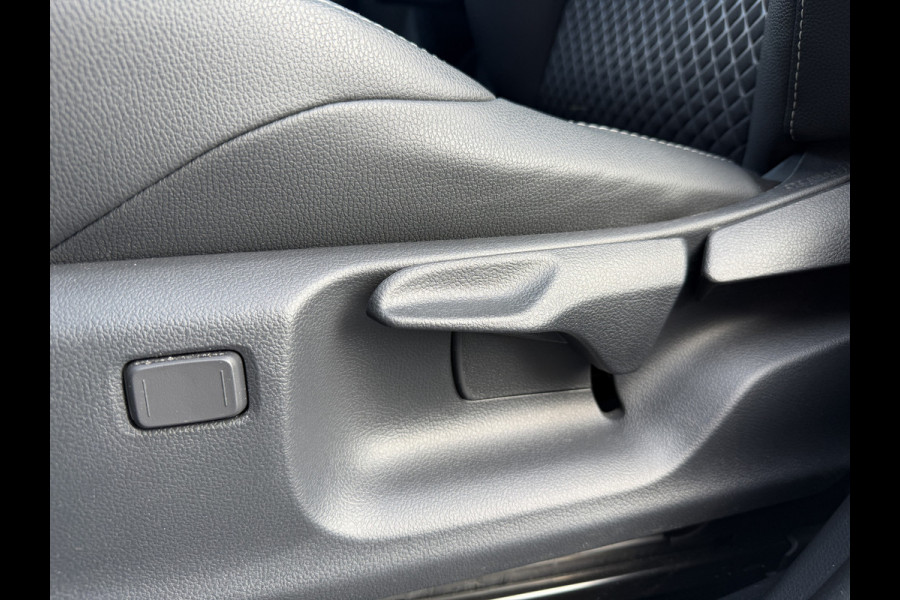 Toyota Yaris 1.5 Hybrid 130 Executive / Bi tone | Pano dak | JBL | Head-up | Rijklaar!!