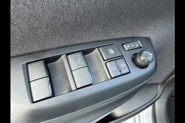 Toyota Yaris 1.5 Hybrid 130 Executive / Bi tone | Pano dak | JBL | Head-up | Rijklaar!!