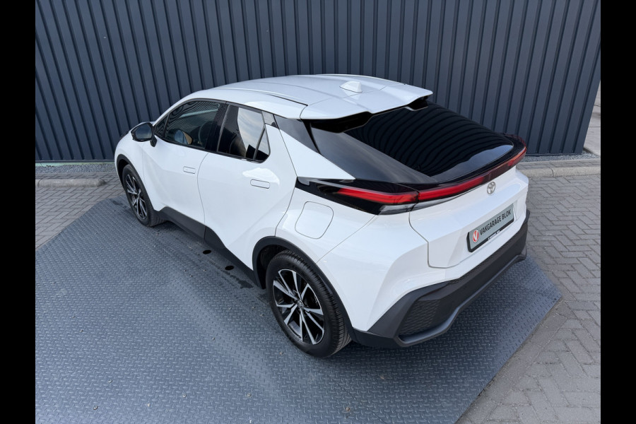 Toyota C-HR 2.0 Plug-in Hybrid 220 Dynamic | Zeer ZUINIG | Stoelverwarming | PDC V+A | RIJKLAAR!!